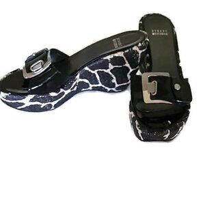 Stuart Weitzman Womens Animal Print & Patent Leather Wedge shoe Size 8.5